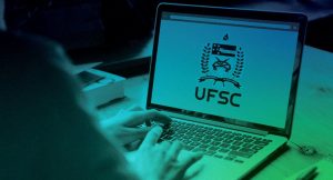 Vestibular UFSC: inscrição na tela do computador
